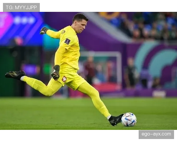 波兰门神什琴斯尼持续闪耀，非凡表现引全球瞩目