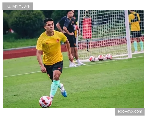 足球新星闪耀赛场：年轻天才表现抢眼引热议