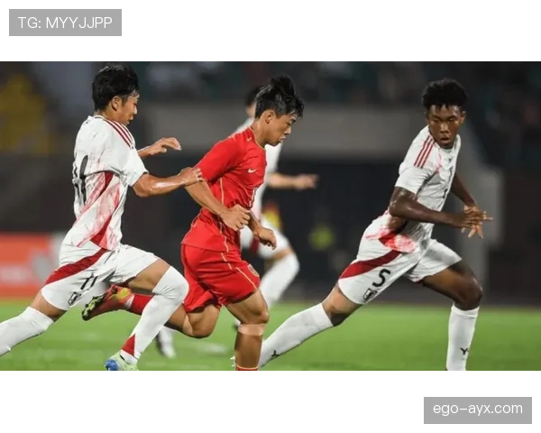 足球新星近期表现稳健，风头正劲备受期待