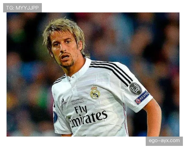 皇马表面星光熠熠，其实整体连接早已崩了