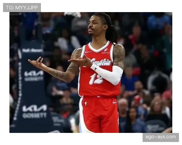 贾·莫兰特出门就像参加红毯，球馆里又变成了战场天才，这差别也太大了吧？